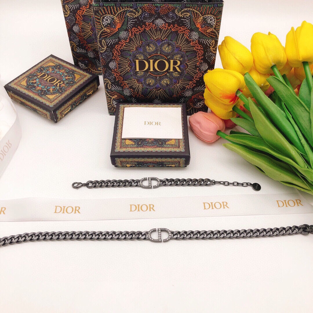 Dior 30 Montaigne Black 18K Gold Necklace