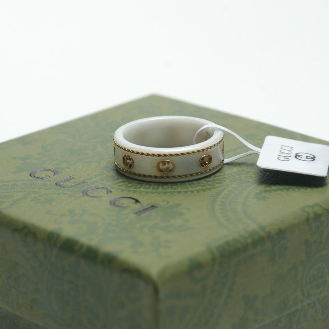 Gucci Double Interlocking Gucci Icon White Zirconia 18K Gold Ring