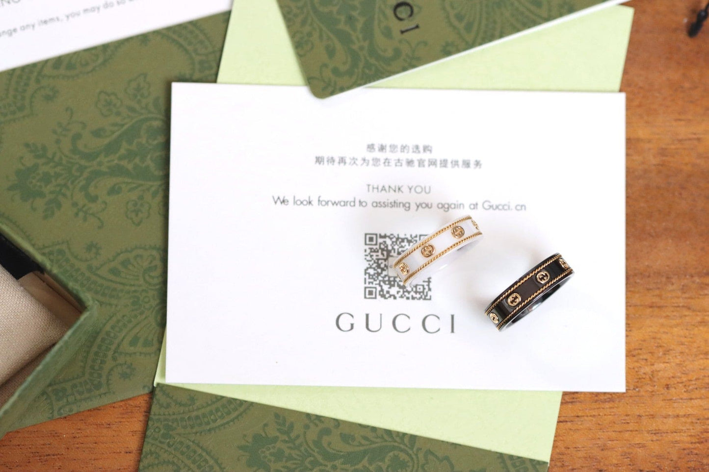 Gucci Double Interlocking Gucci Icon White Zirconia 18K Gold Ring