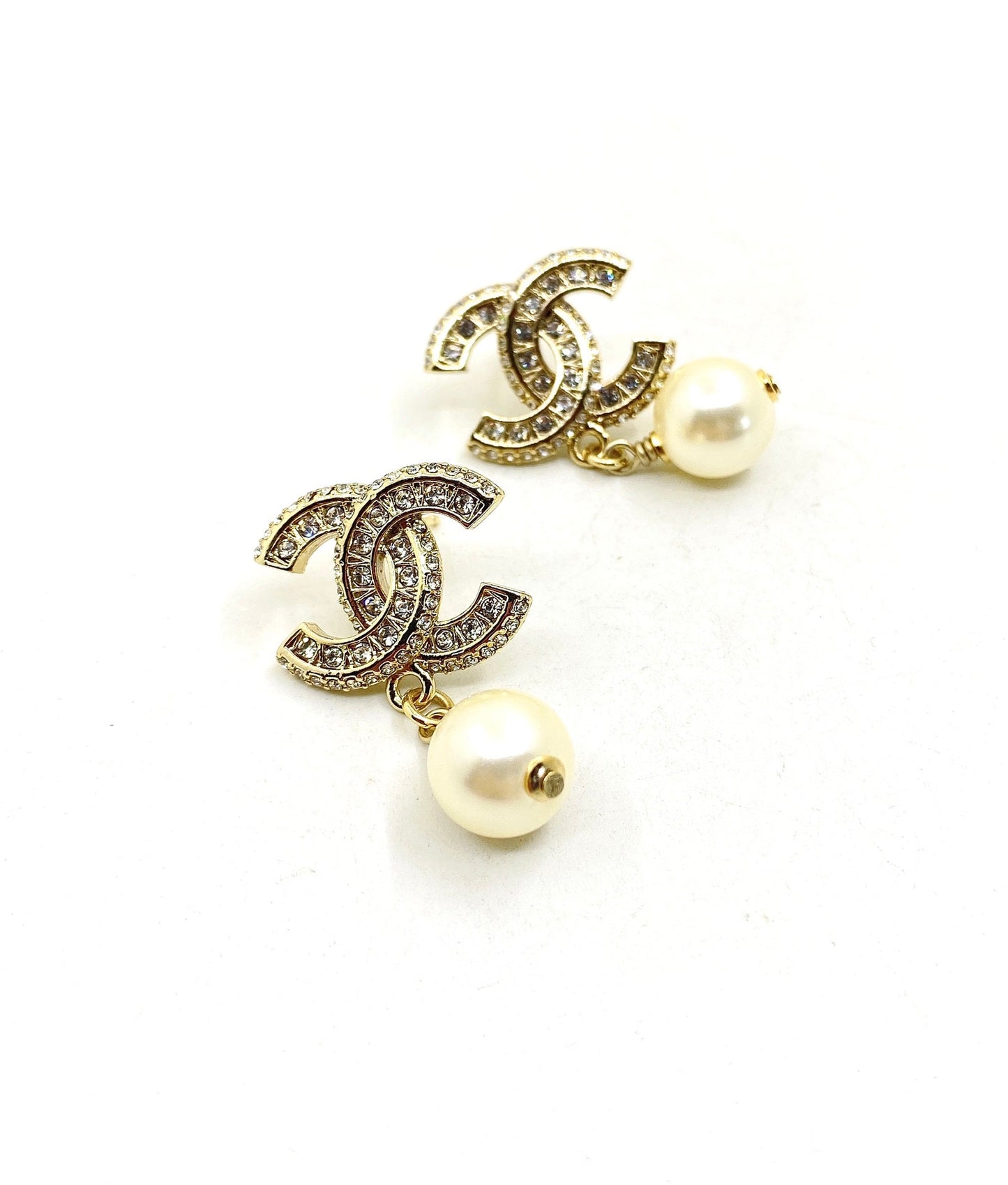 Chanel Pearls 18K Gold Earrings