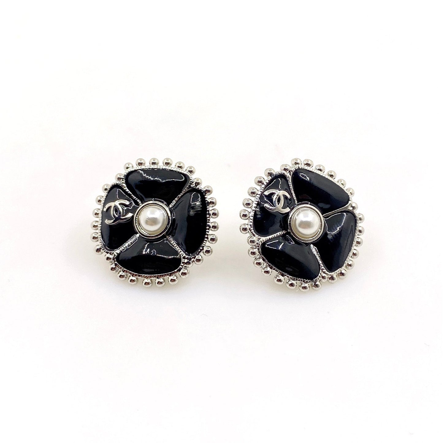 Chanel Black Pearl Clover 18K Gold Earrings