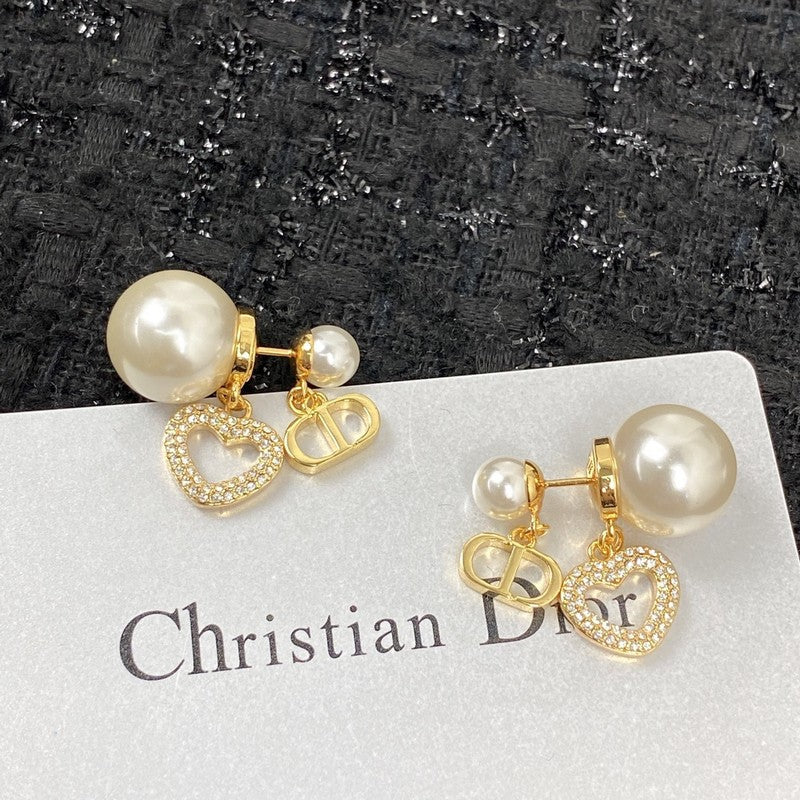Dior 30 Montaigne Heart 18K Gold Earrings