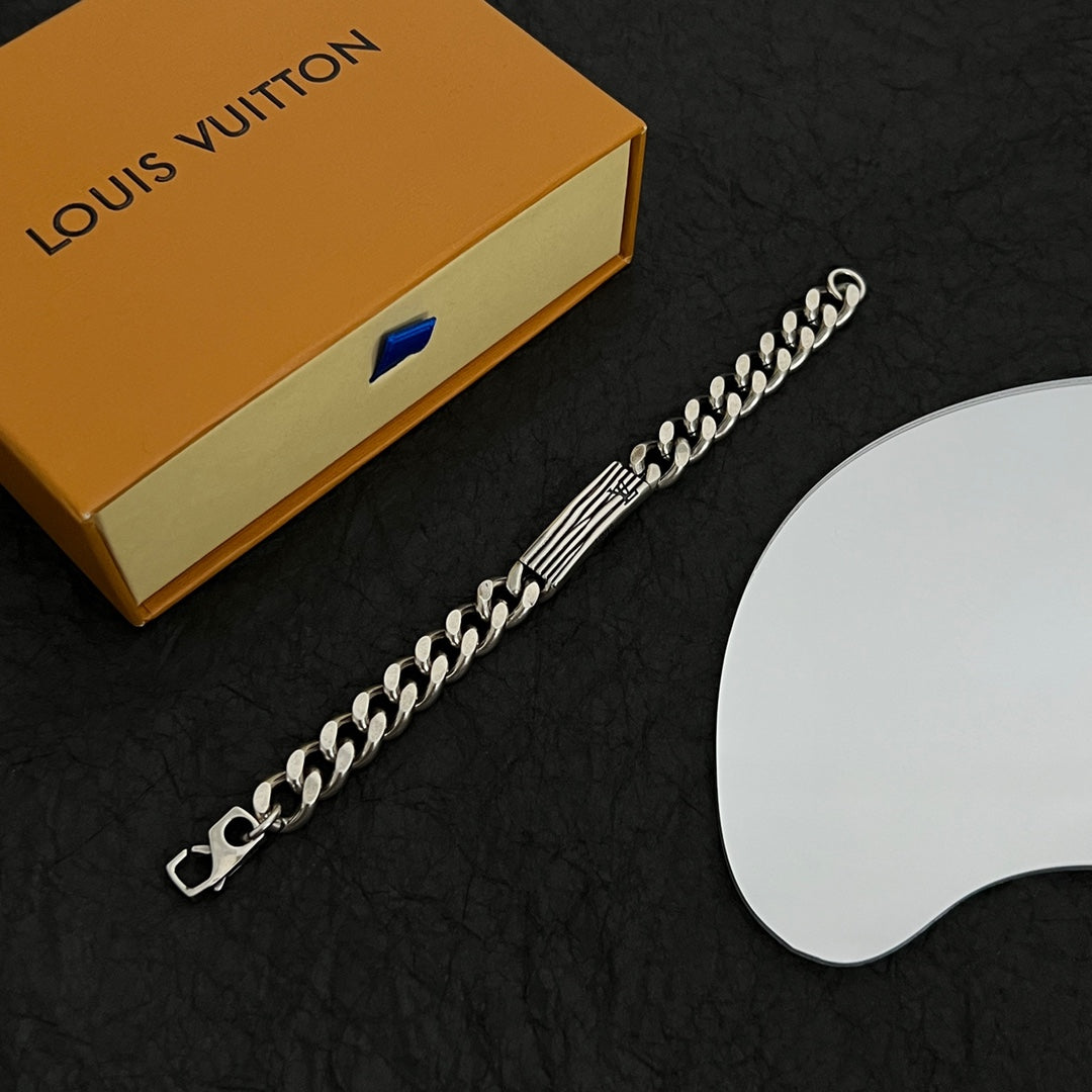 Louis Vuitton Vintage Chains 18K Gold Bracelet