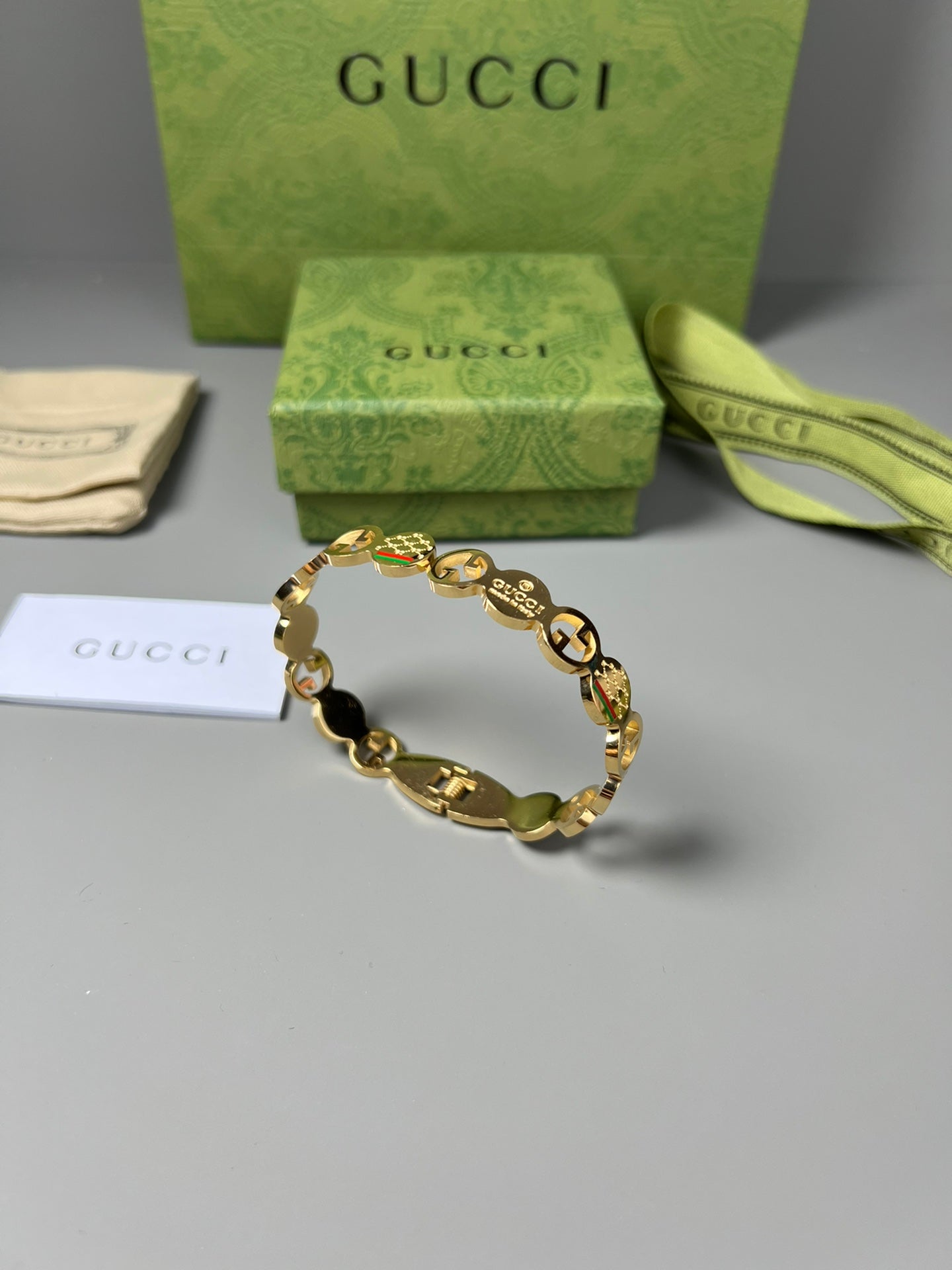 Gucci Double Vintage 18K Gold Bracelet