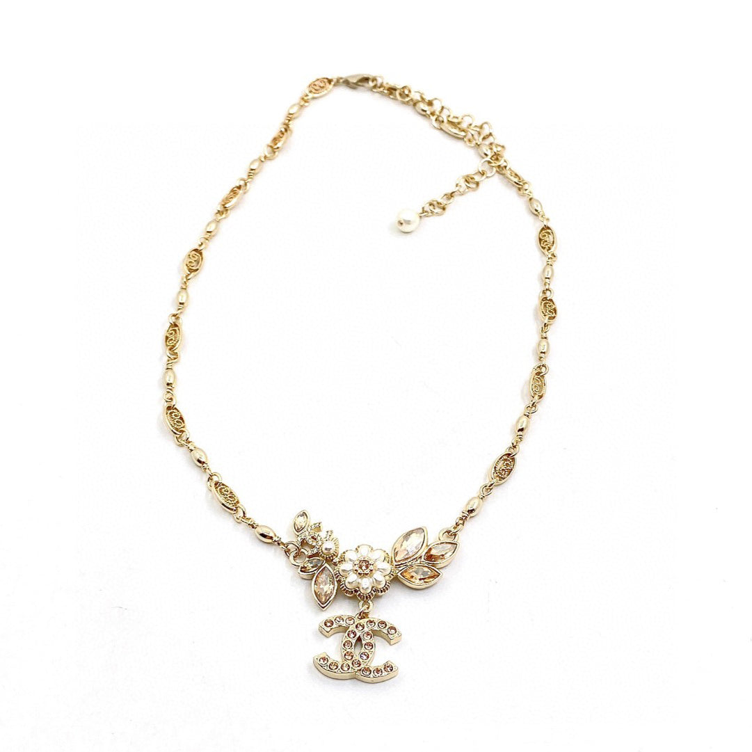 Chanel Flower Diamond 18K Gold Necklace