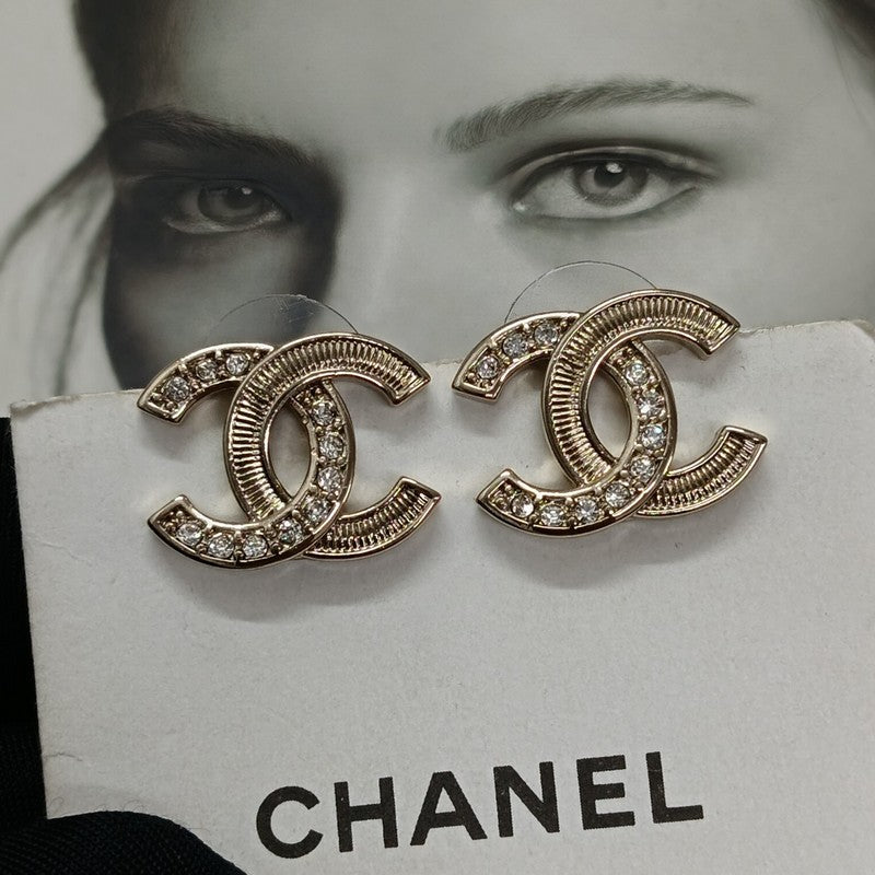Chanel Vintage Diamond Gold 18K Gold Earrings