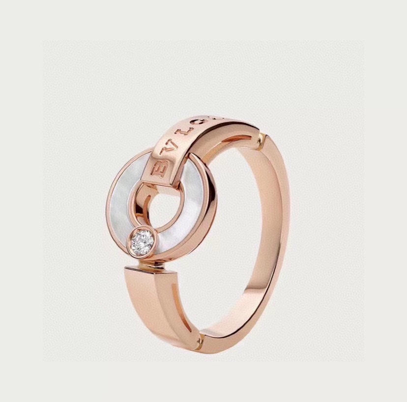 Bvlgari Pearl 18K Gold Ring
