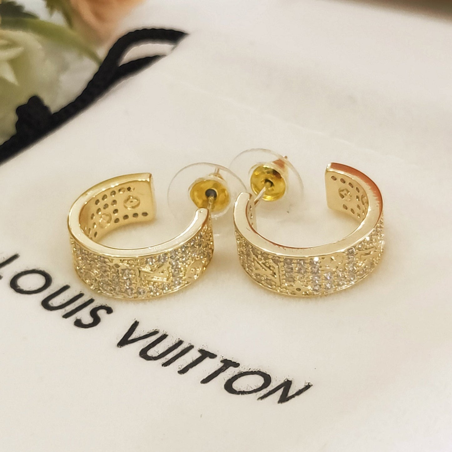 Louis Vuitton Circle 18K Gold Earrings