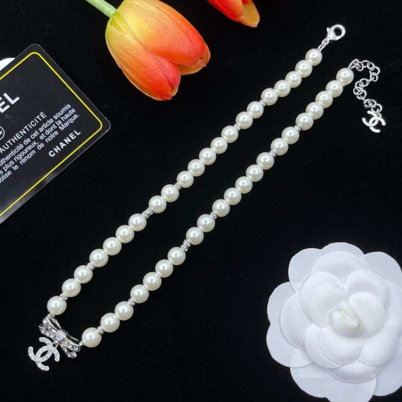 Chanel Bow Tie Pearls 18K Gold Necklace