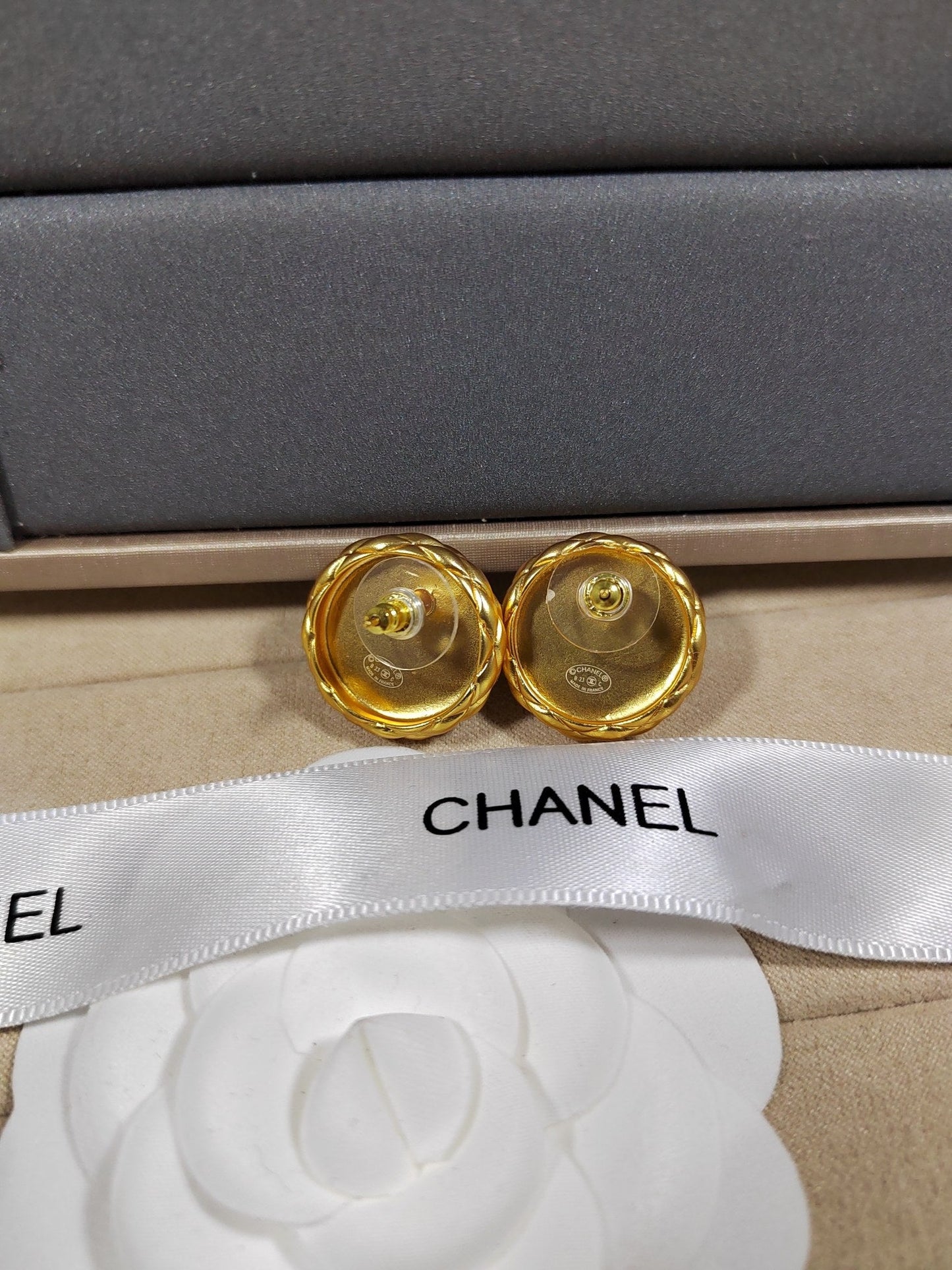 Chanel Round Pearl 18K Gold Earrings