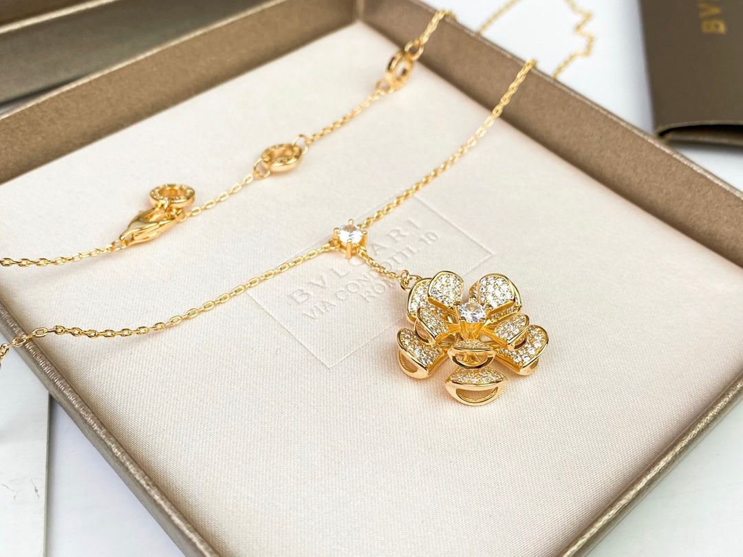 Bvlgari DIVAS' DREAM 18K Gold Necklace