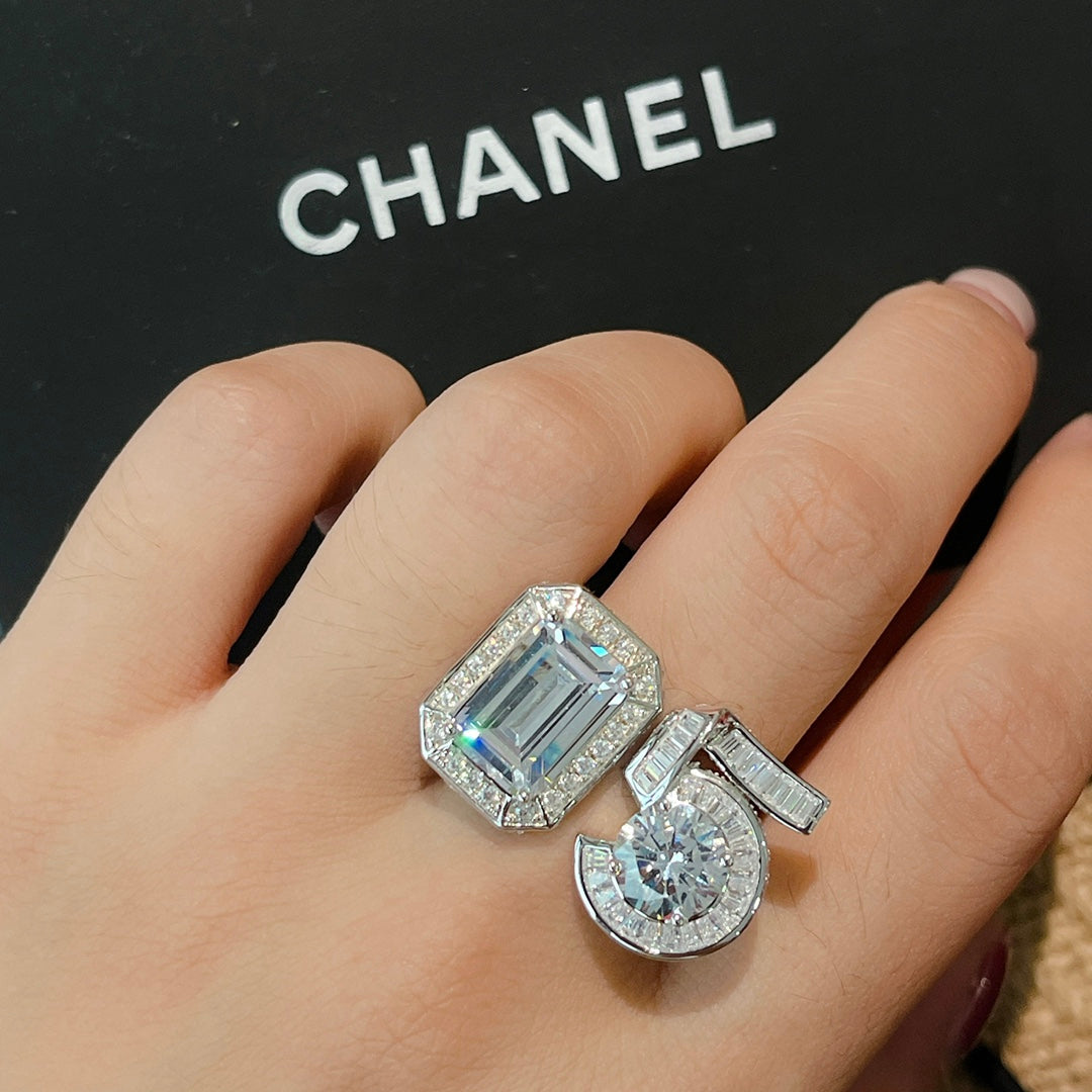 Chanel No.5 Diamonds 18K Gold Ring