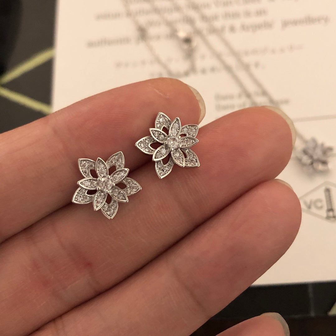 Lotus Openwork 18K Gold Earrings