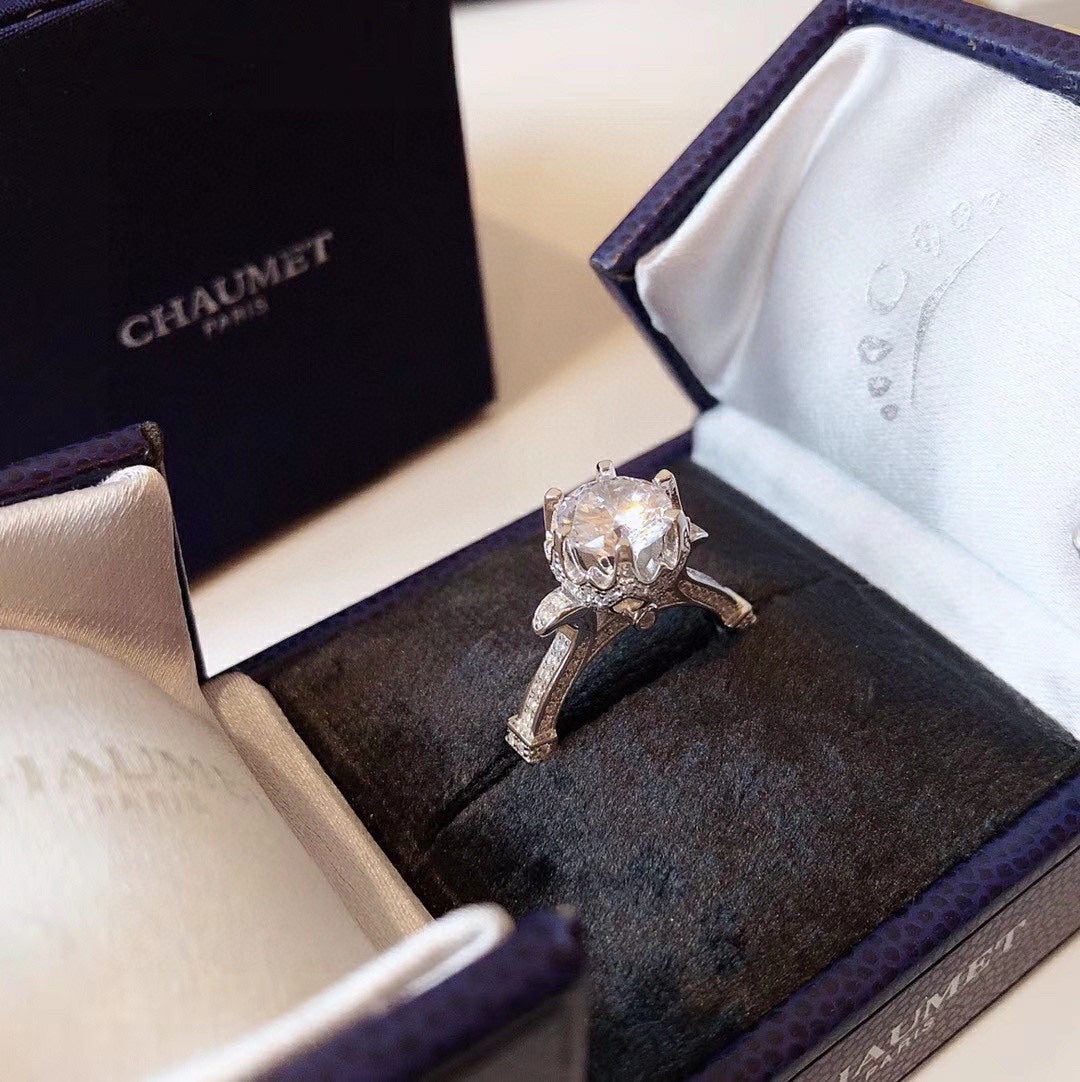 Jos ̈¦phine 18K Gold Ring