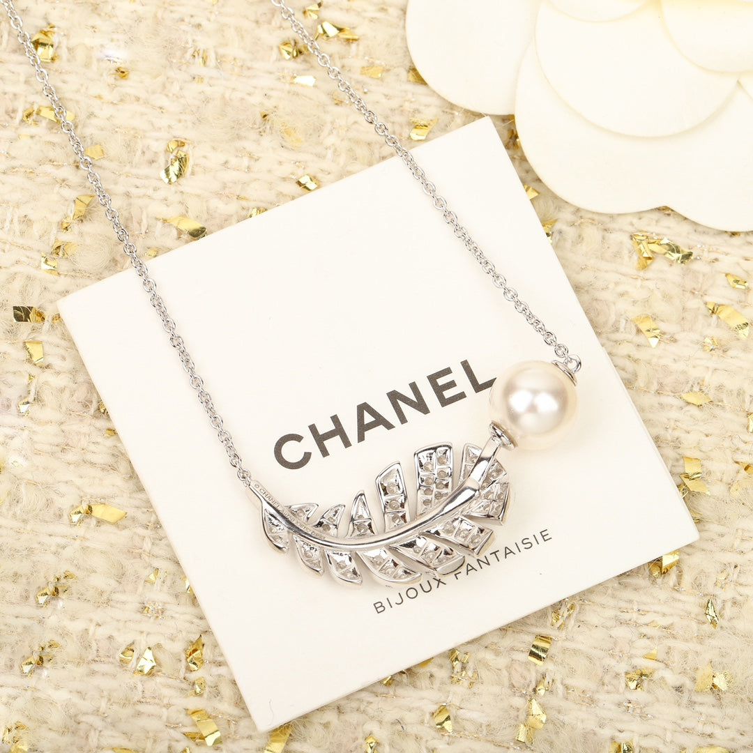 Chanel Plume De 18K Gold Necklace
