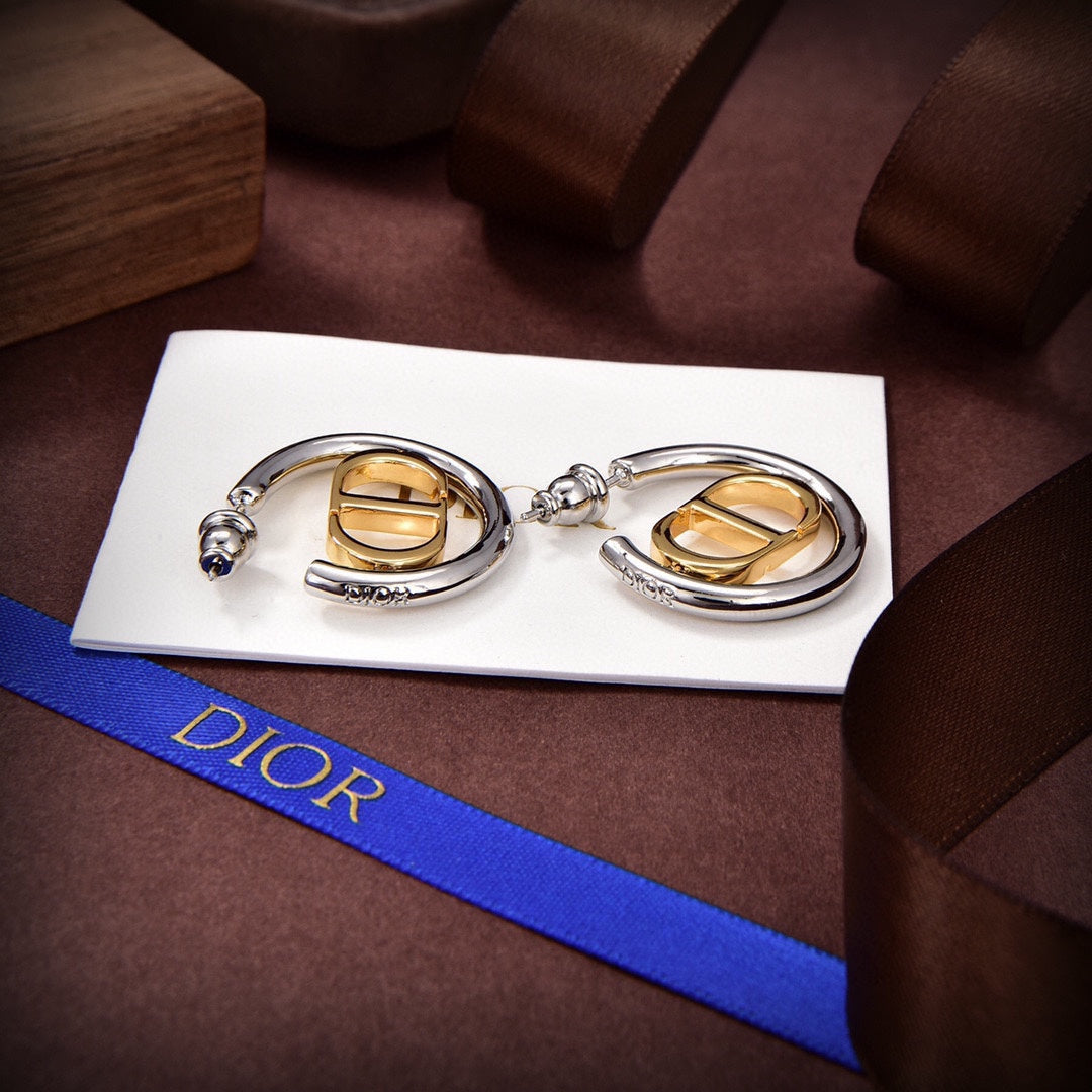 Dior 30 Montaigne 18K Gold Earrings