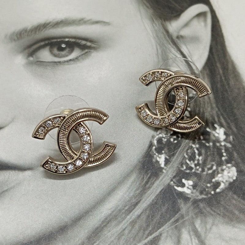 Chanel Vintage Diamond Gold 18K Gold Earrings