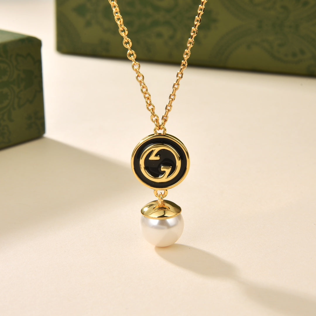 Gucci Double Blondie Pendant 18K Gold Necklace