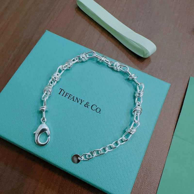 Tiffany Return to Lock 18K Gold Bracelet