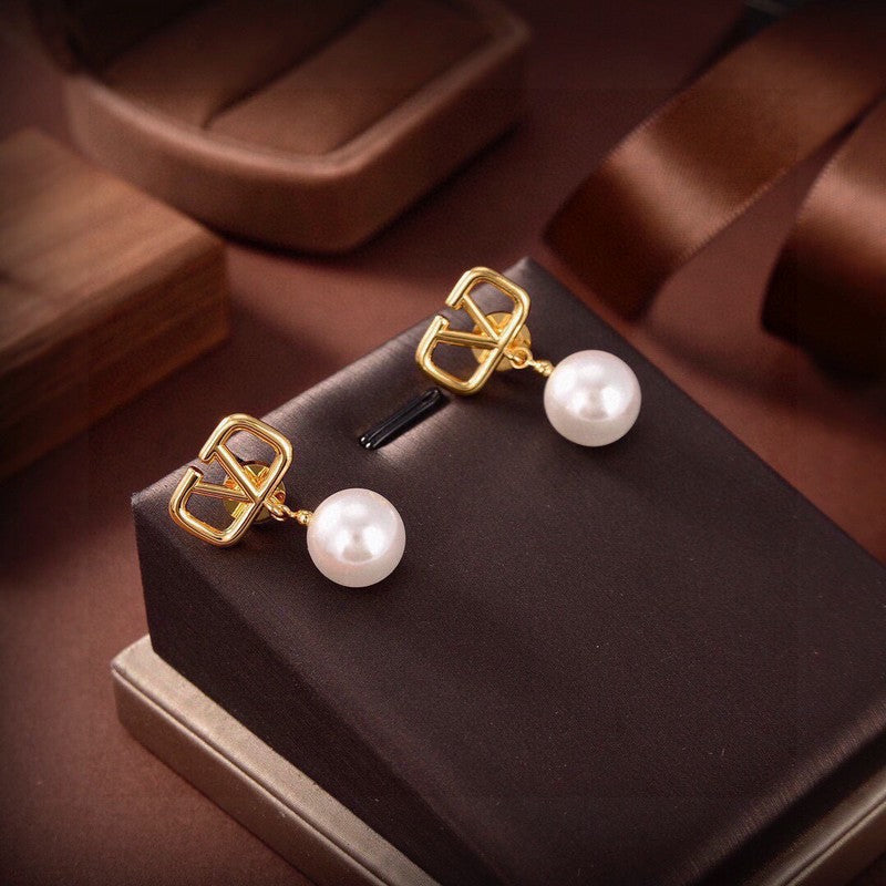 Valentino Pearl 18K Gold Earrings