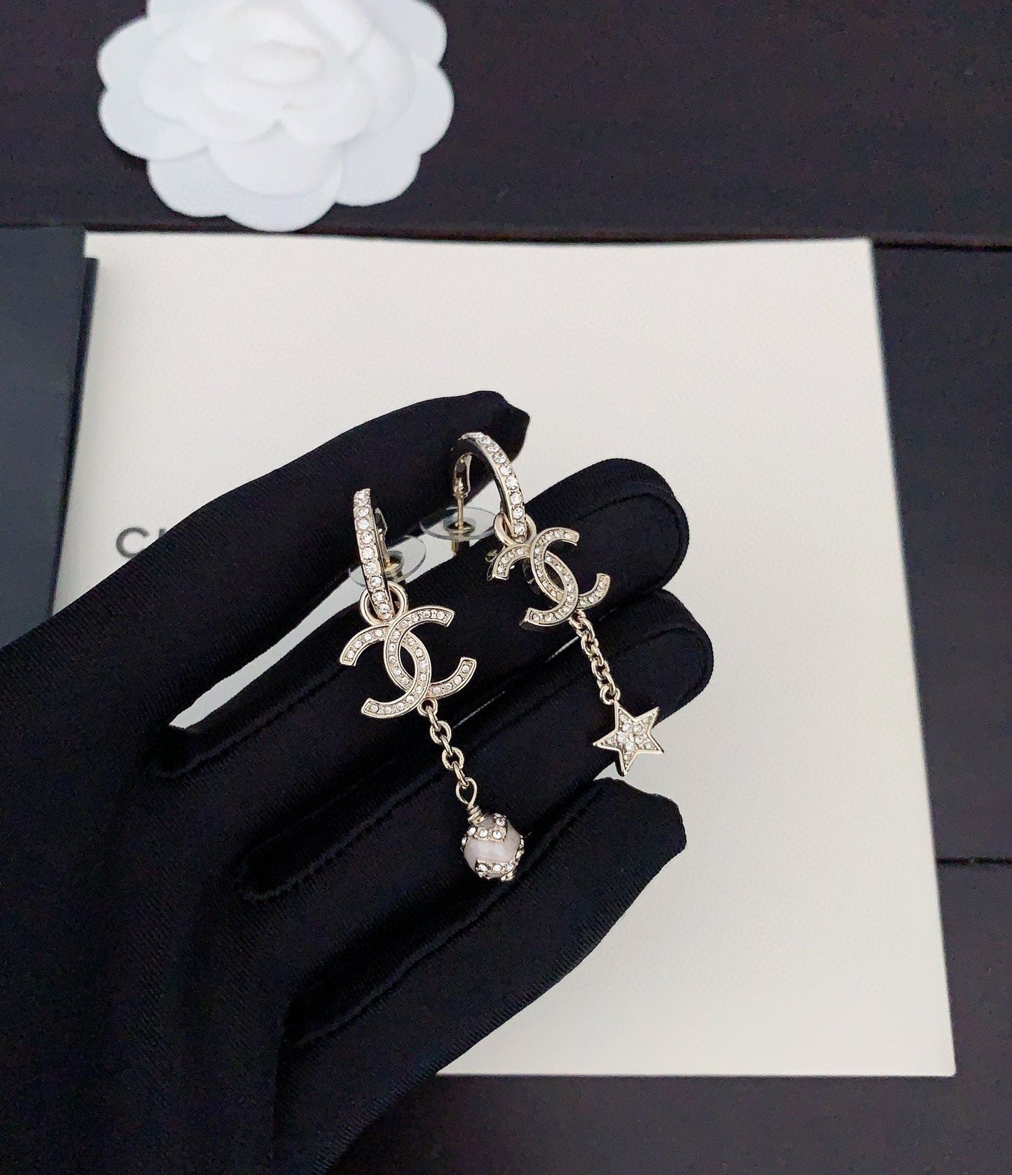 Chanel Star Pearls Pendant 18K Gold Earrings