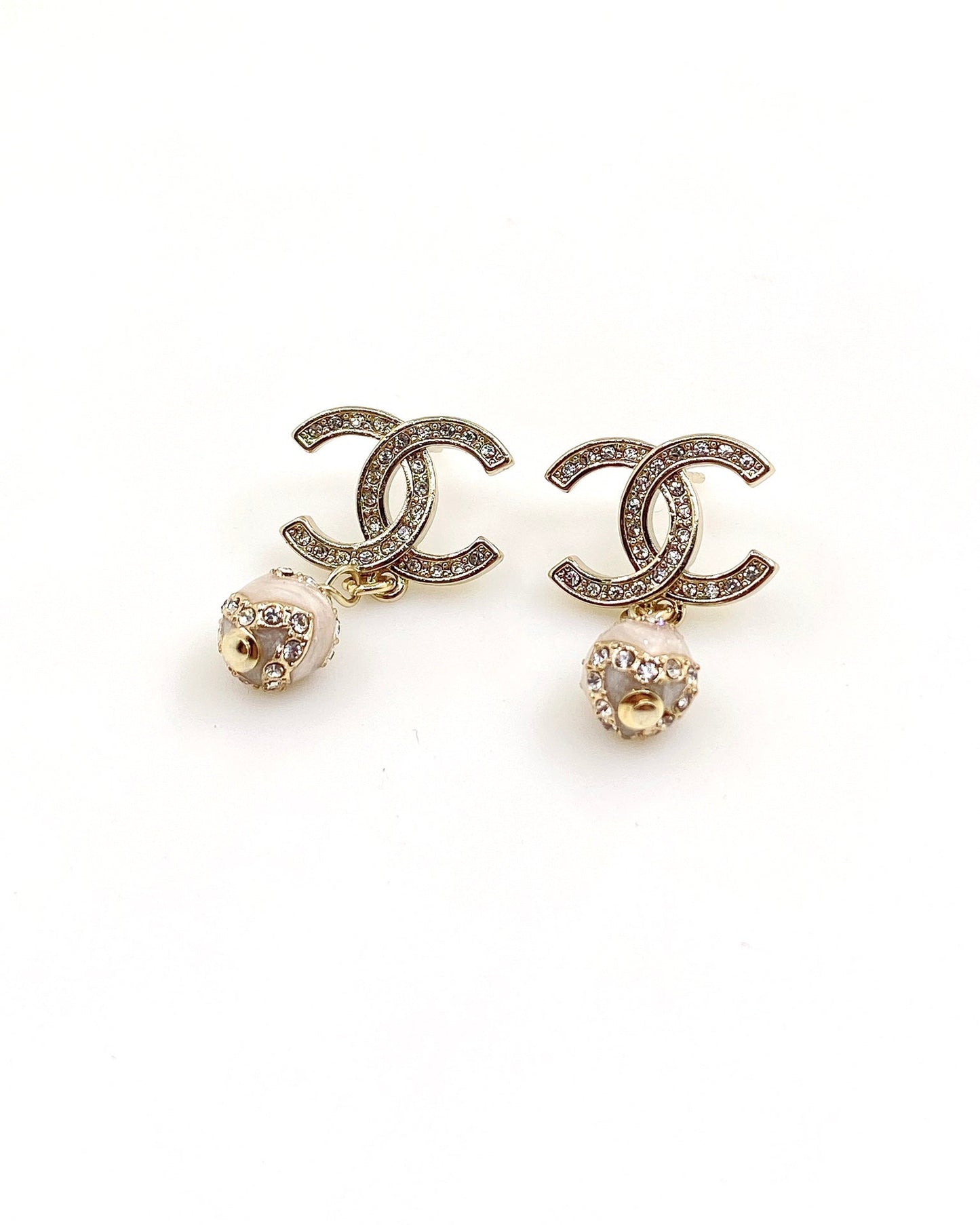 Chanel Pearl Pendant 18K Gold Earrings