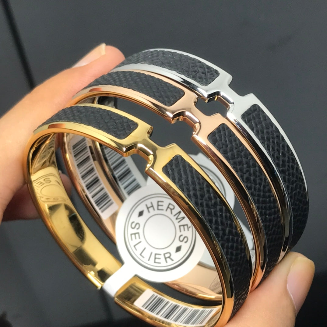 Hermes Olympe Black 18K Gold Bracelet