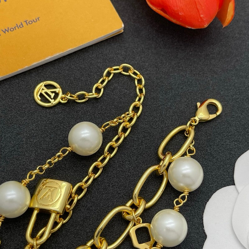 Louis Vuitton Pearl Lock Gold 18K Gold Bracelet