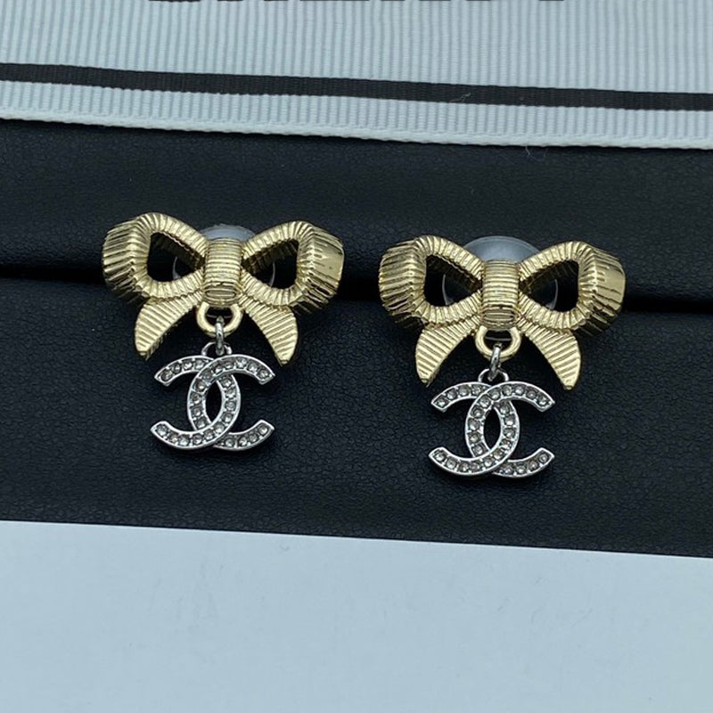 Chanel Bow Tie Gold 18K Gold Earrings