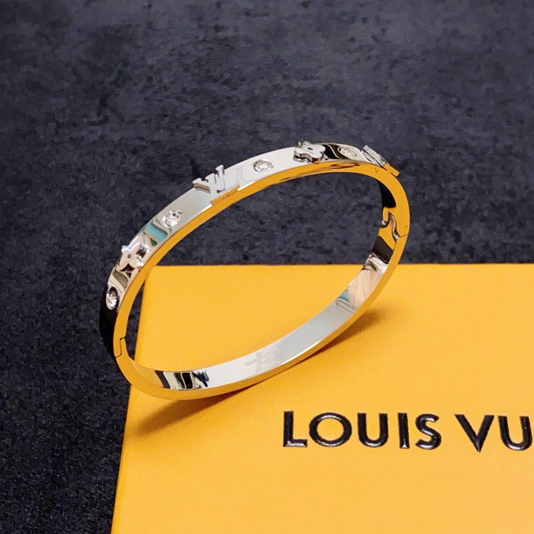 Louis Vuitton Diamonds 18K Gold Bracelet