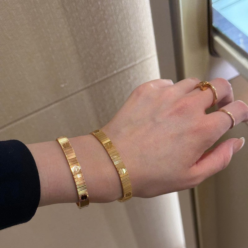 Love Unlimited 18K Gold Bracelet