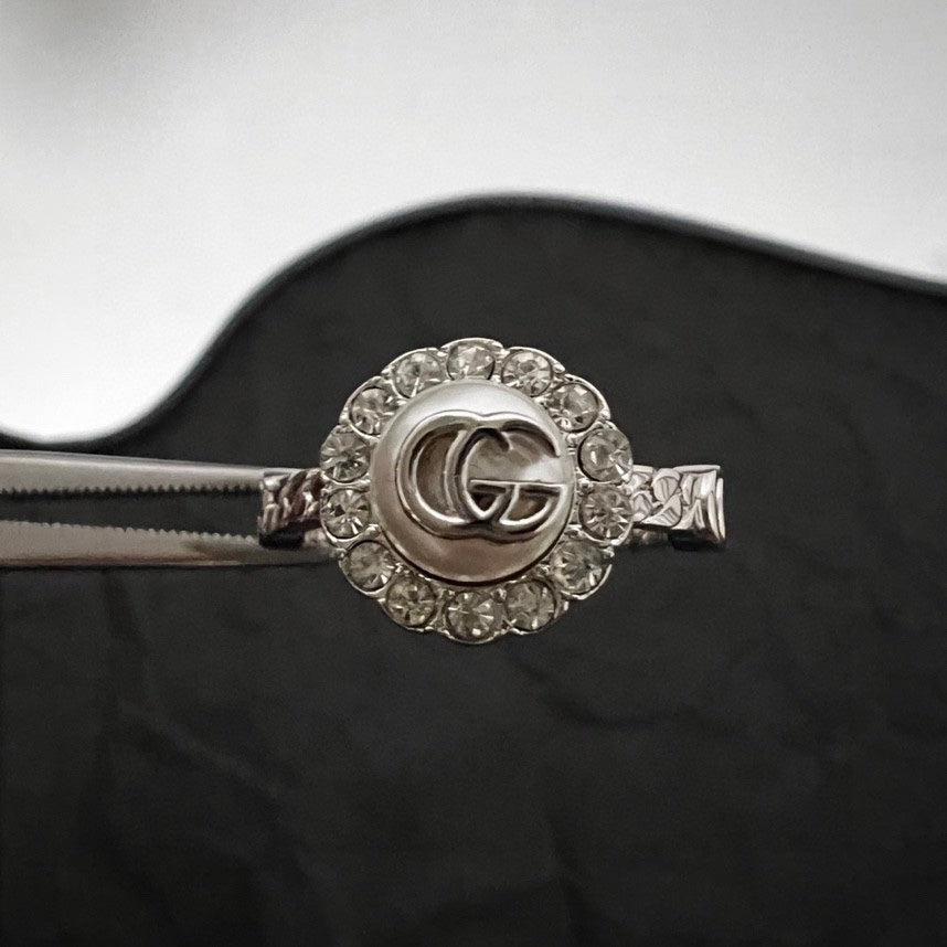 Gucci Double Pearl 18K Gold Ring