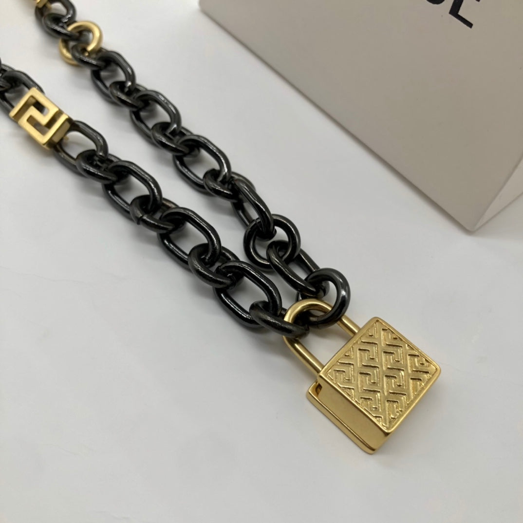 Celine Ver Chain 18K Gold Necklace