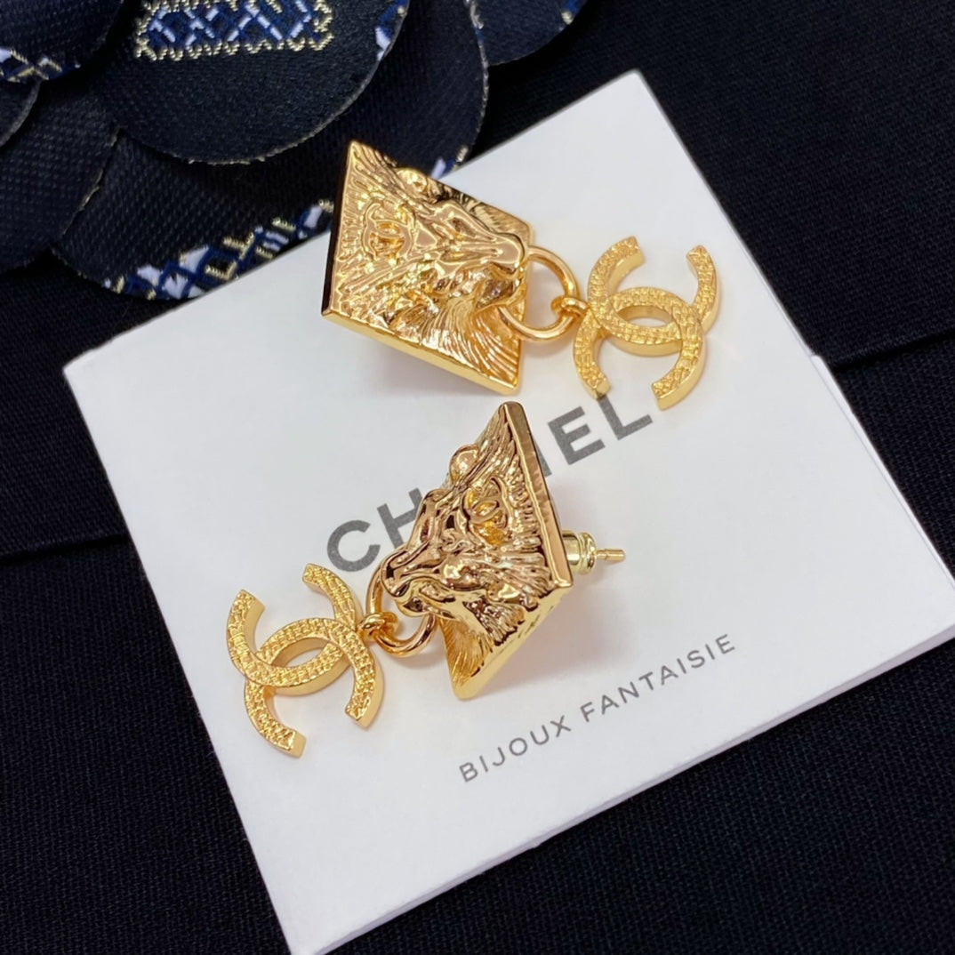 Chanel Lion Sharp 18K Gold Earrings
