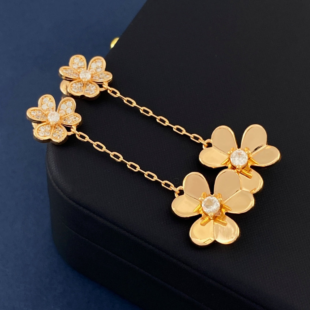 Frivole Pendant 18K Gold Earrings