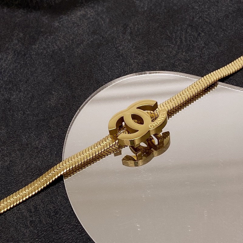 Chanel Gold Choker 18K Gold Necklace