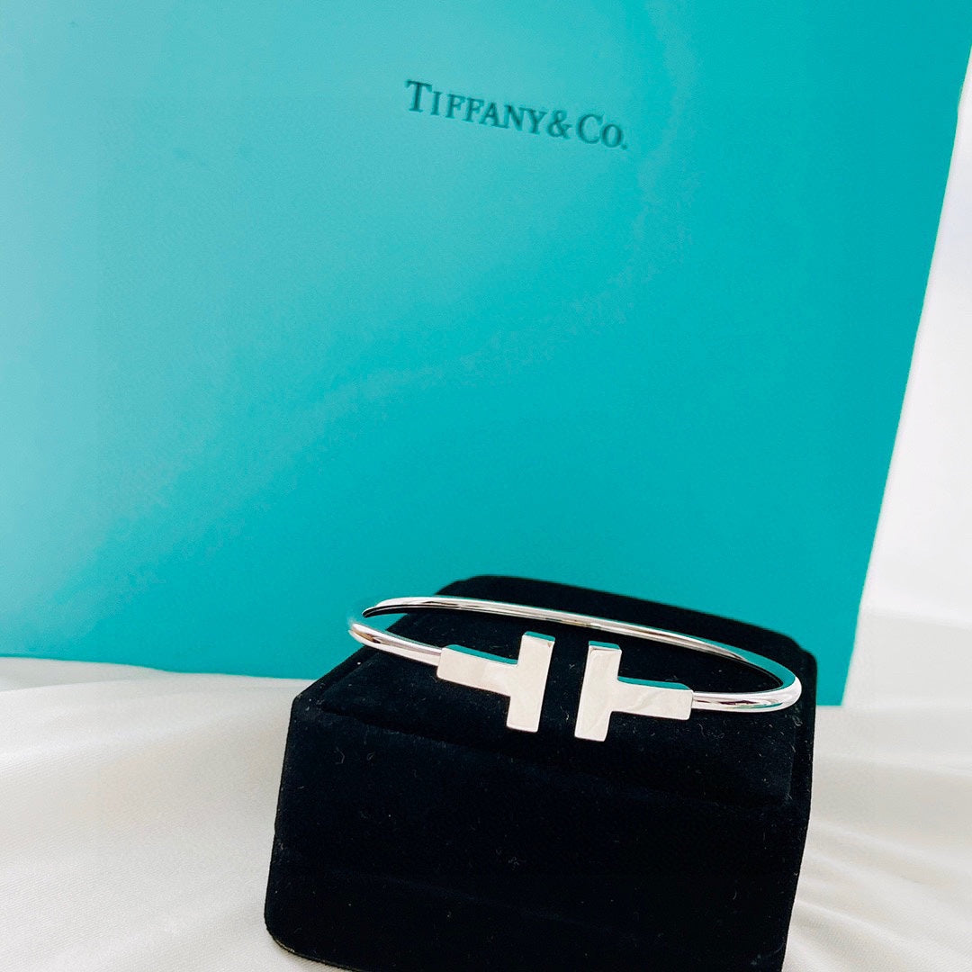Tiffany Wire 18K Gold Bracelet