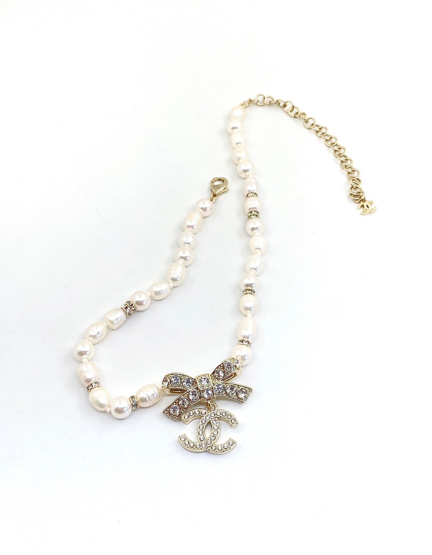 Chanel Bow Tie Diamonds 18K Gold Necklace