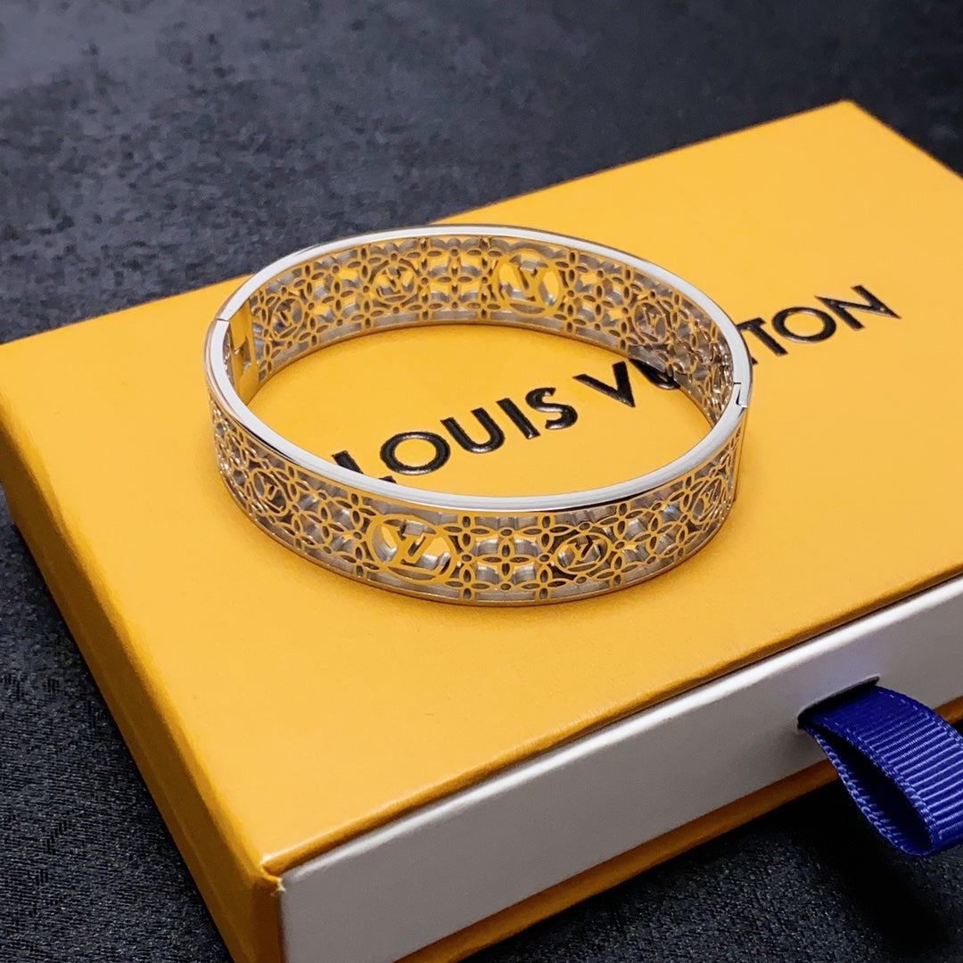 Louis Vuitton Cuff Chains 18K Gold Bracelet