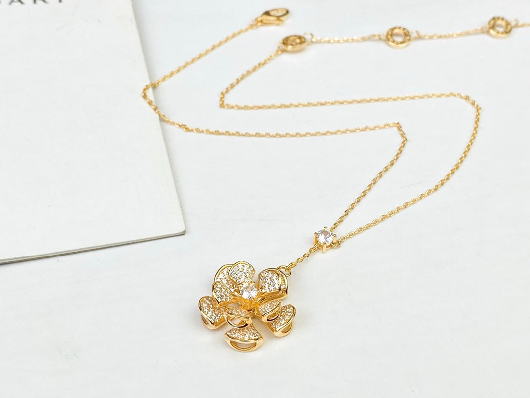 Bvlgari DIVAS' DREAM 18K Gold Necklace