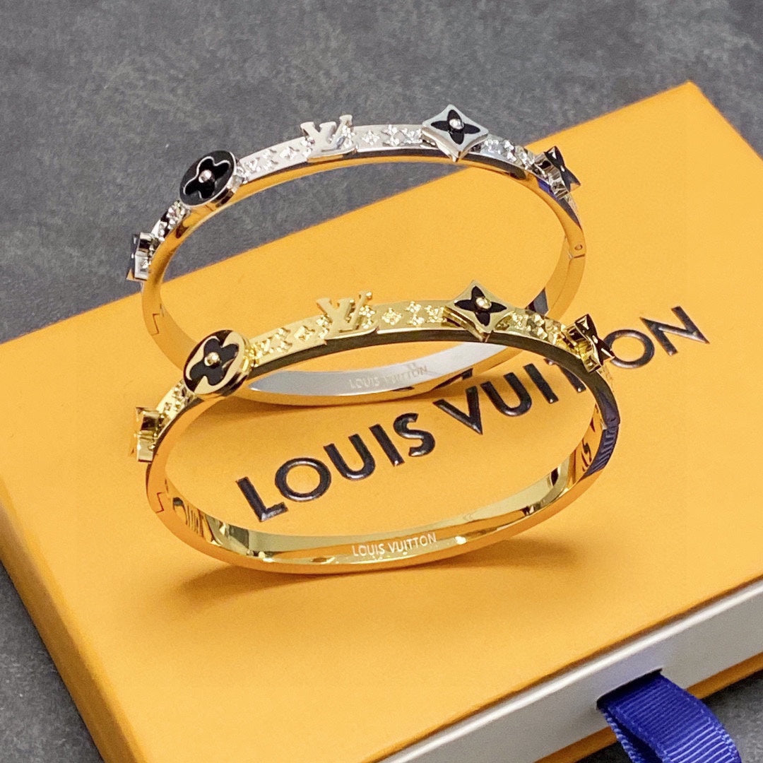 Louis Vuitton Idylle Blossom 18K Gold Bracelet