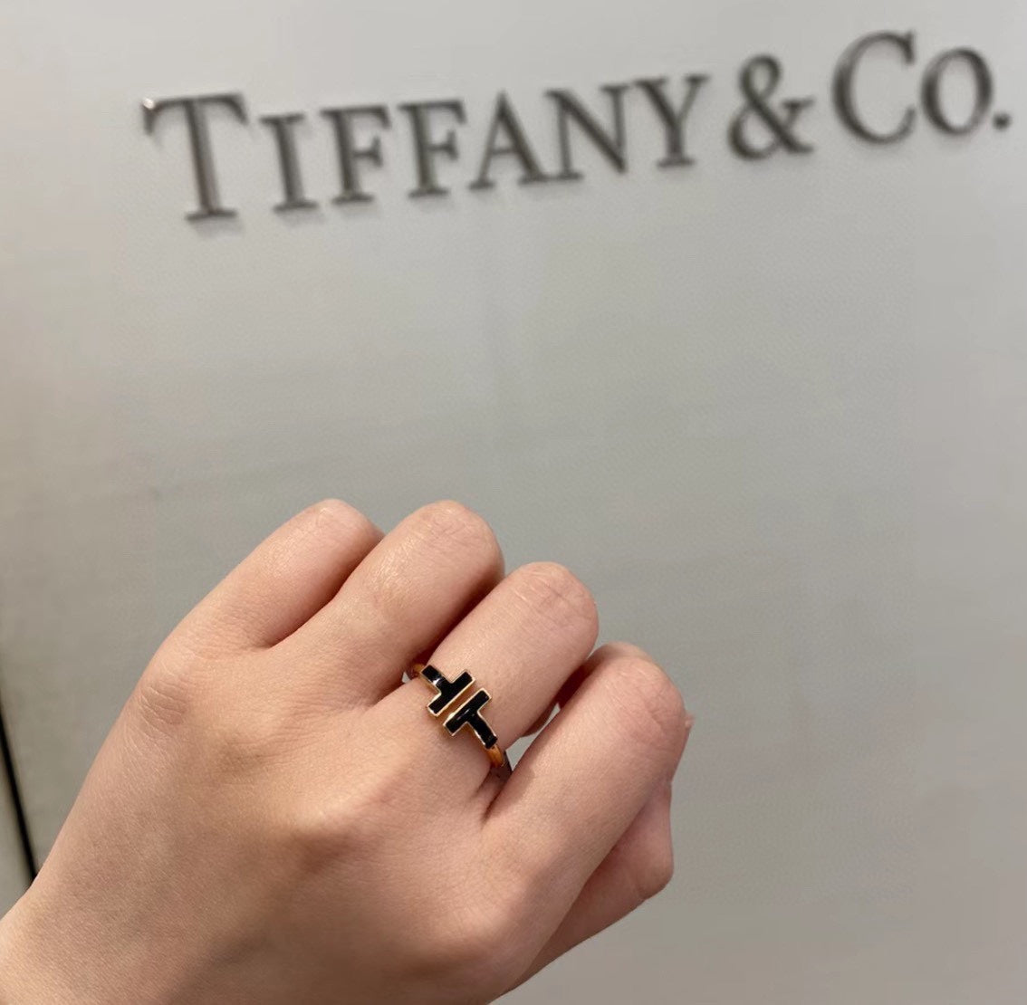 Tiffany Black Onyx Wire 18K Gold Ring