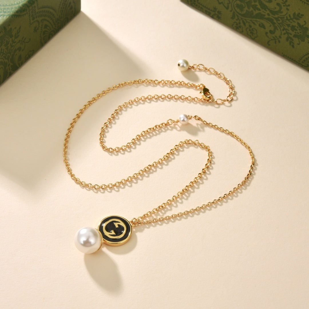 Gucci Double Blondie Pendant 18K Gold Necklace