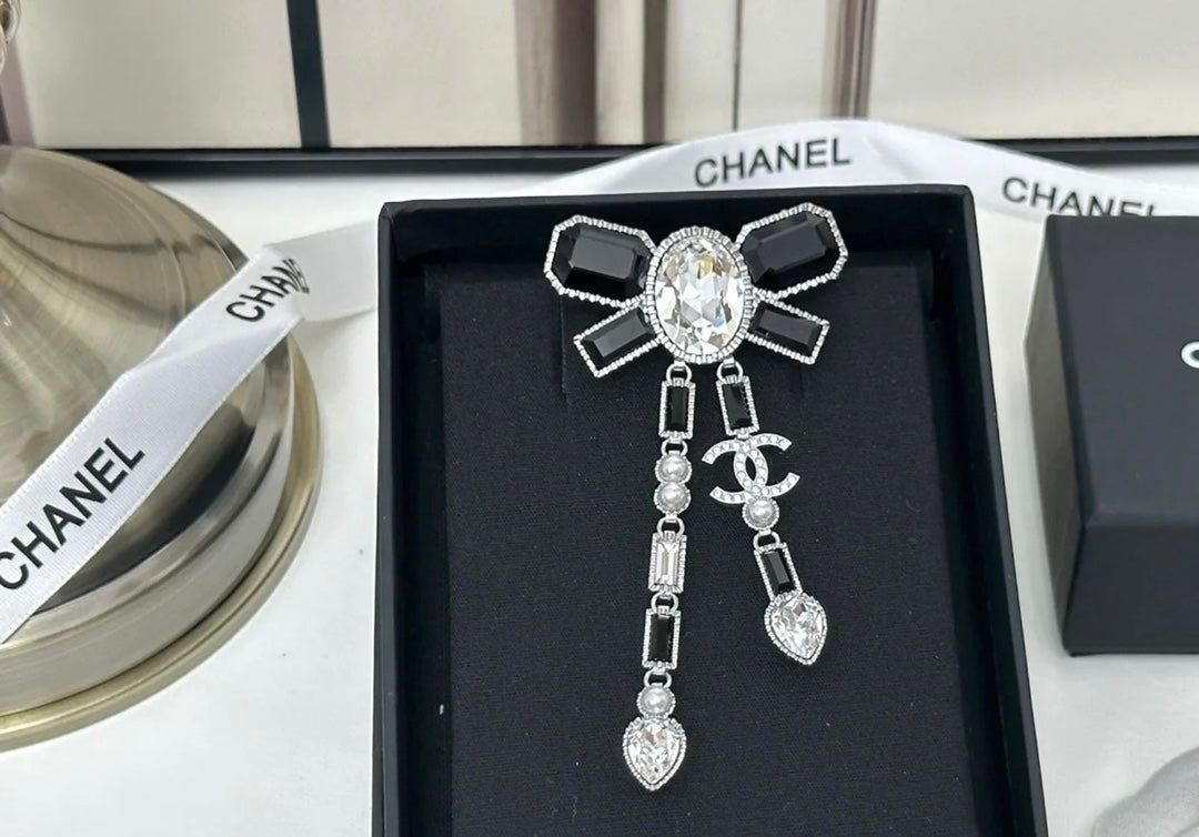 Chanel Bow Tie Crystals 18K Gold Brooch