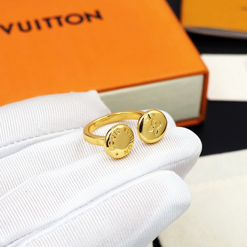 Louis Vuitton Studs 18K Gold Ring