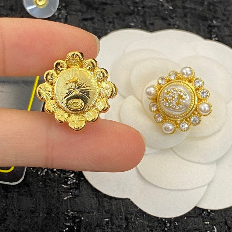 Chanel Pearls 18K Gold Earrings