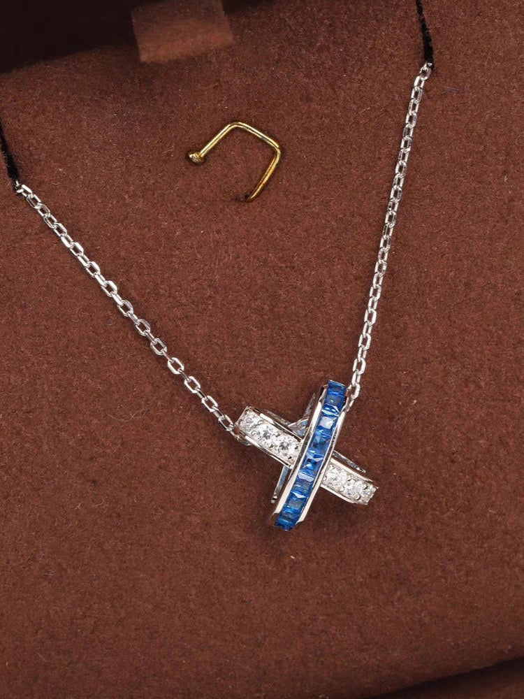 Jeux De Liens Pendant 18K Gold Necklace