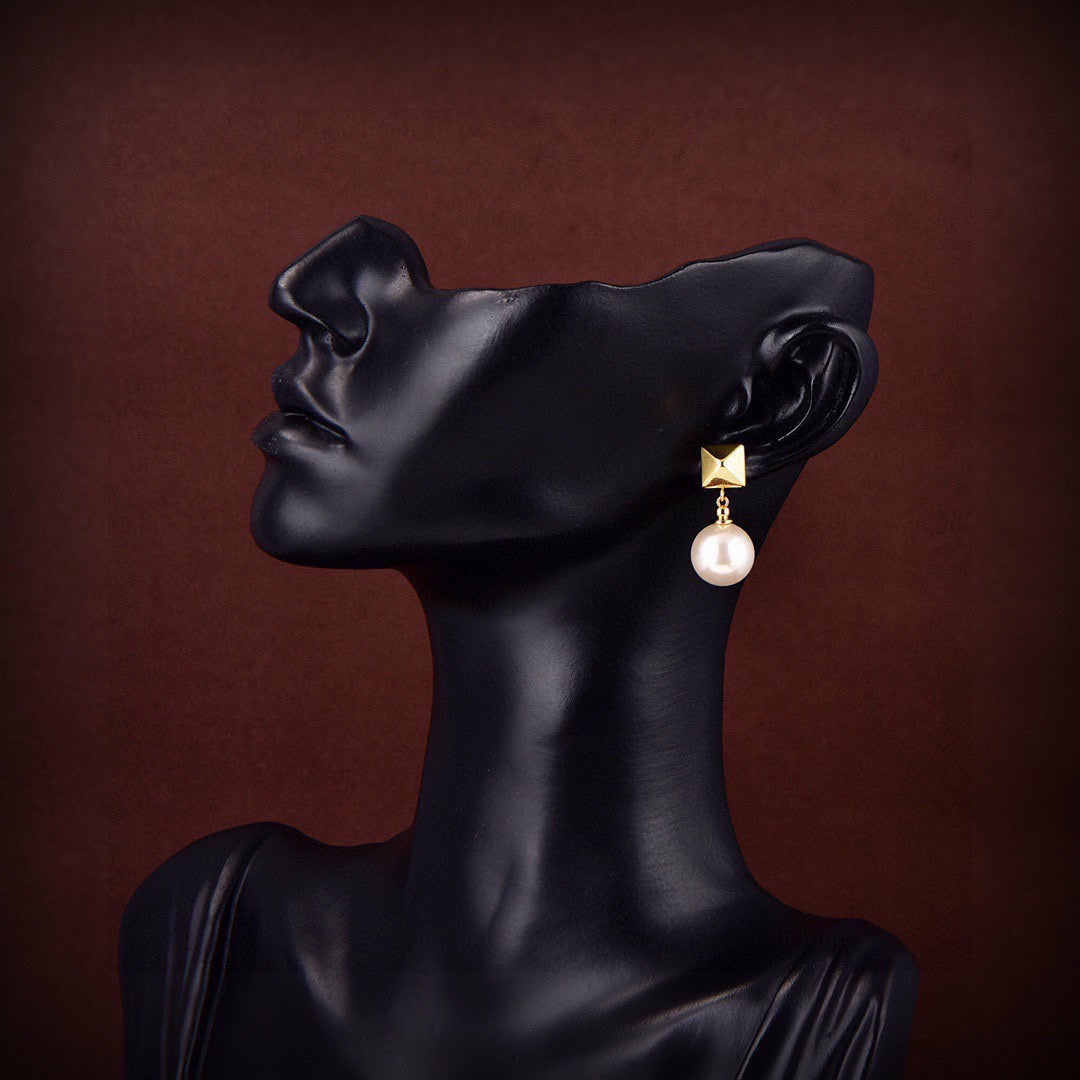 Valentino Pearl 18K Gold Earrings