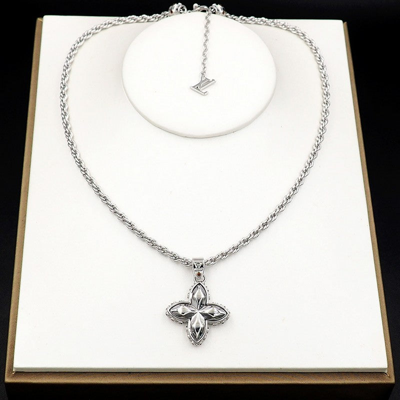 Louis Vuitton Flower Studs 18K Gold Necklace