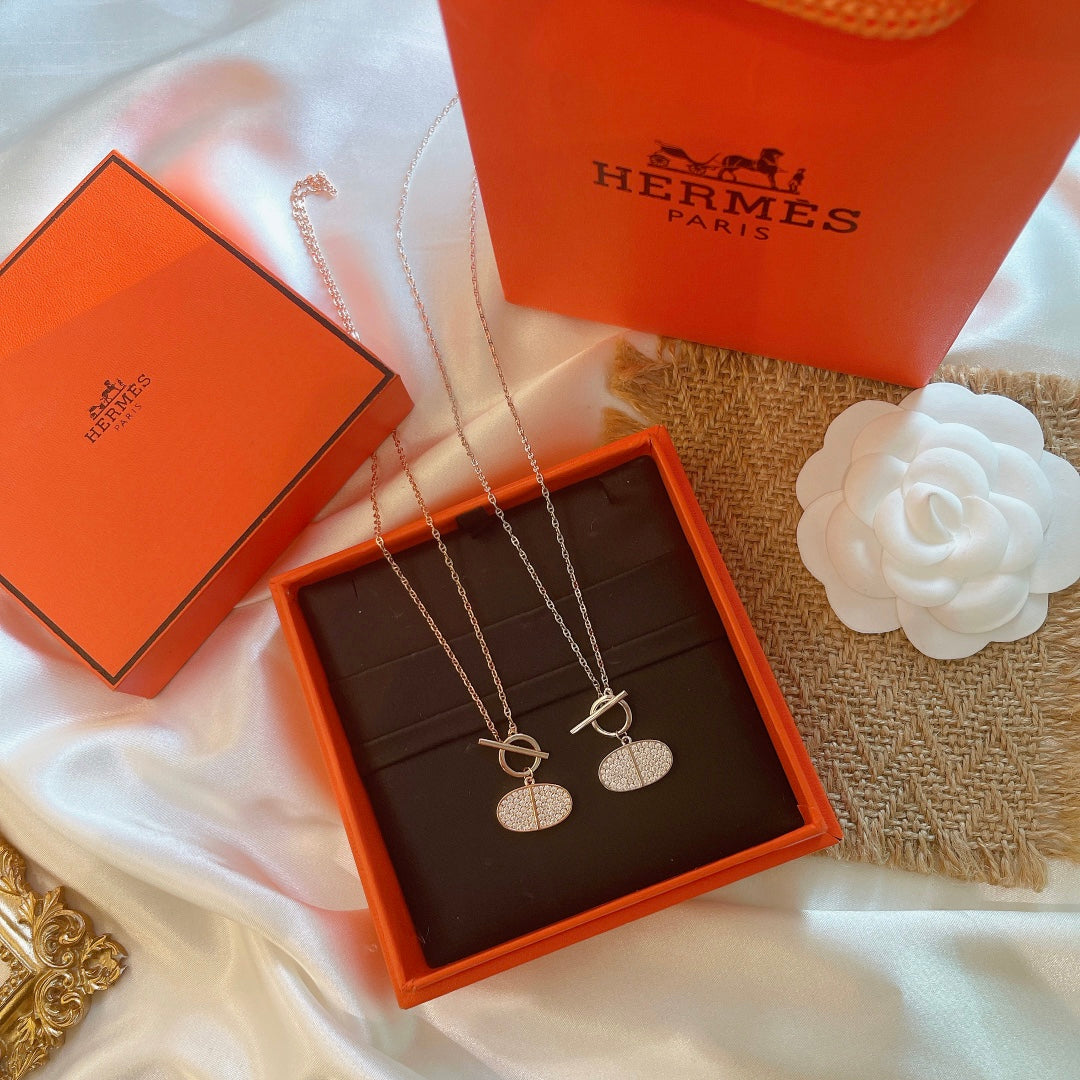 Hermes Chaine D'ancre Contour Pendant 18K Gold Necklace